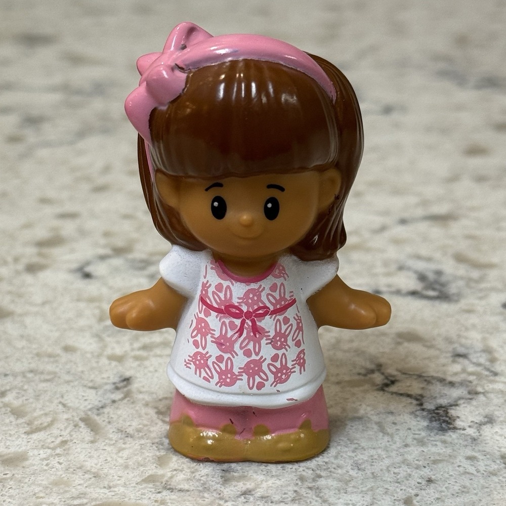 Fisher Price Little People Mia Girl Brown Hair Bunny Slippers Pajamas 2019 2021